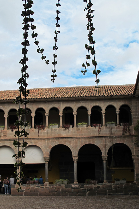 Inside the Santa Domingo church.jpg