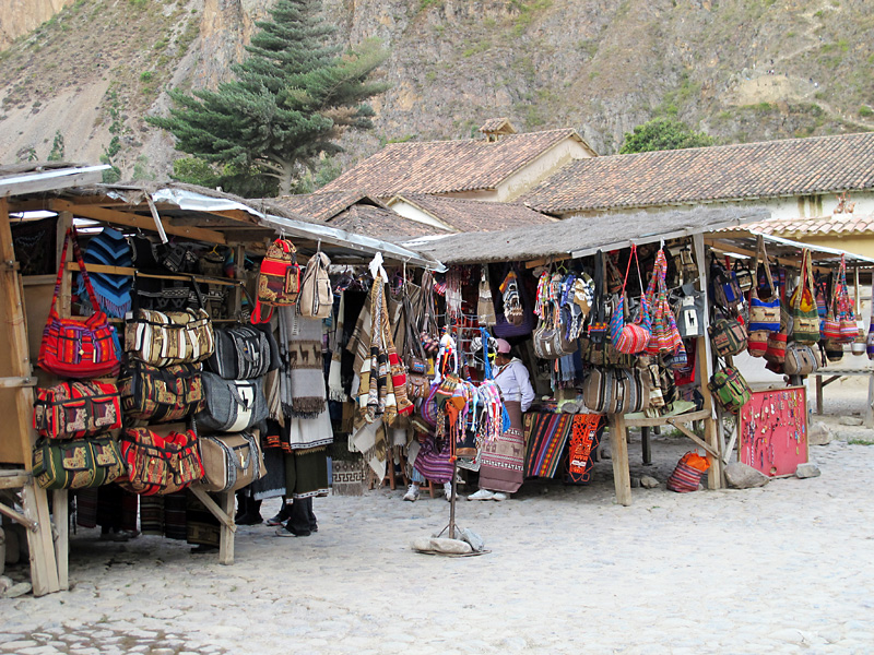 Ollantaytambo market.jpg