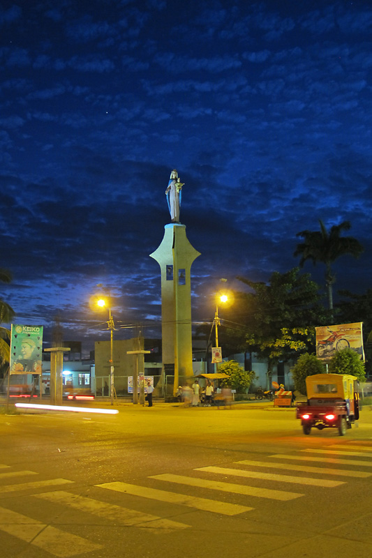 Night photo from near the Plaza De Armas.jpg