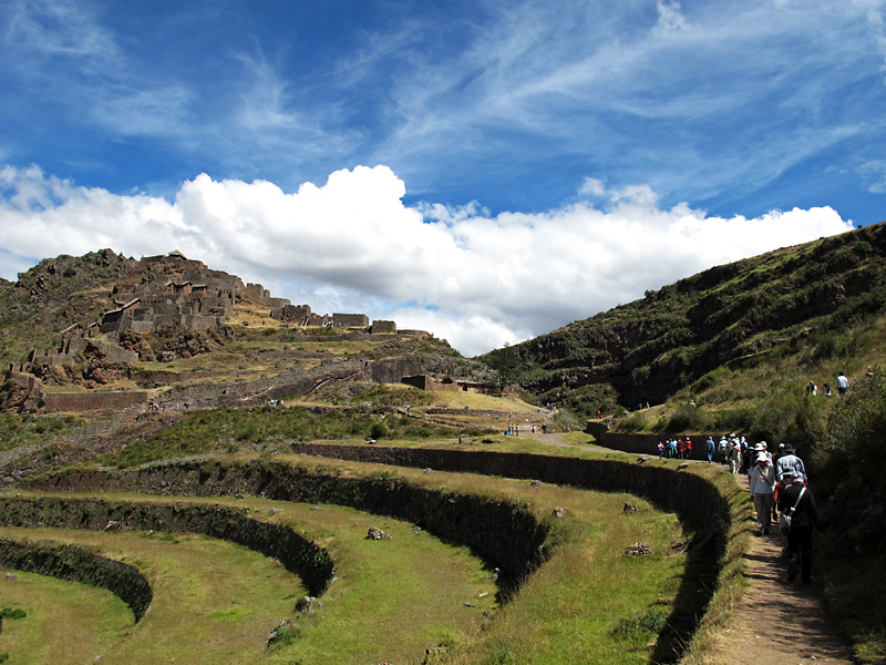 The walkway to the ruins.jpg