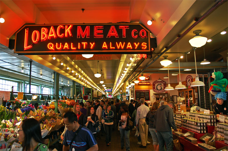 Inside-the-very-busy-Pikes-Market.jpg