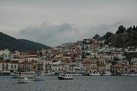 Closer_view_of_Poros_from_Galatas.jpg