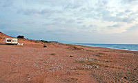 Someone_is_camping_out_on_the_beach.jpg