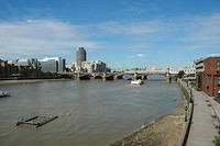 A_view_of_Thames_River.jpg