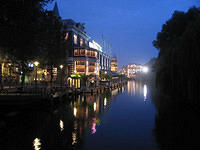 Canals_at_night.jpg