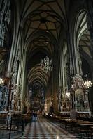 Inside_Stephansdom.jpg