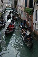 Tourists_on_the_Gondola.jpg