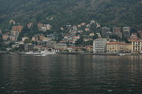 Houses_on_the_lake_2.jpg