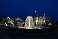 Water_fountain_at_night.jpg