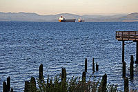 Boat on the Columbia River.jpg