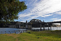 Bridge over Siuslaw River.jpg