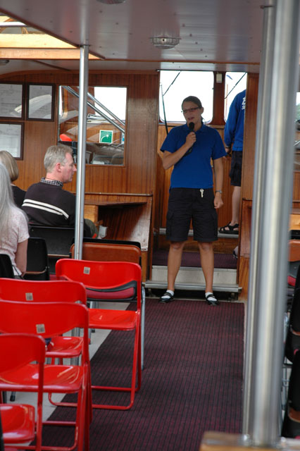 Our_British_tour_guide_in_Oslo.jpg